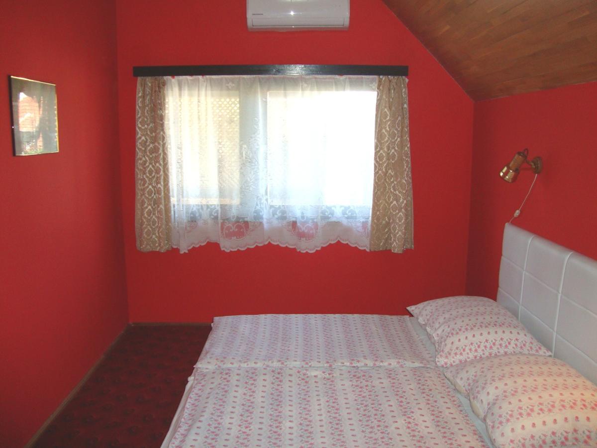 Gyongyvirag Vendeghaz Apartment บาลาตงโบกลาร์ ภายนอก รูปภาพ